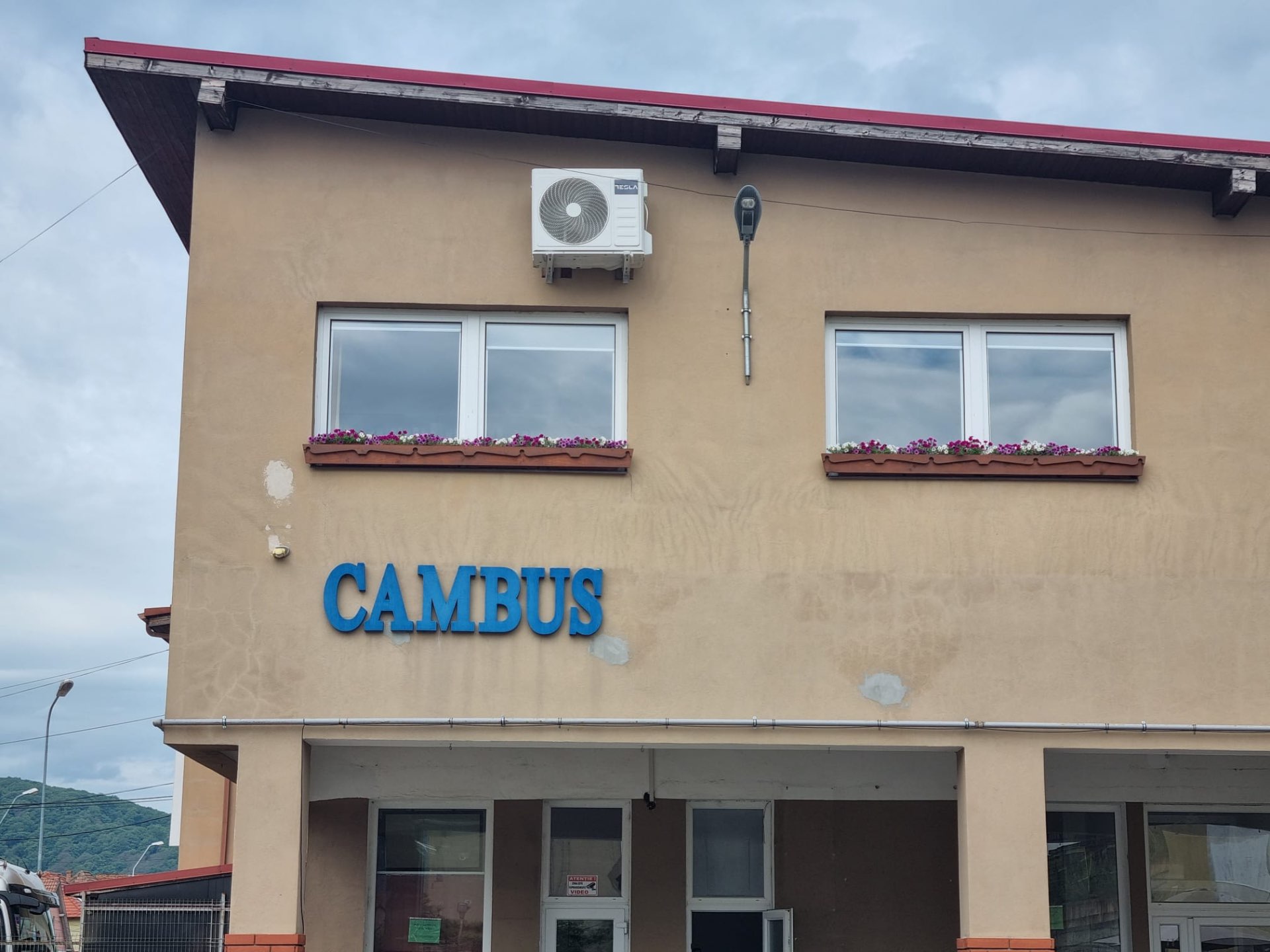 Fațada clădirii Cambus